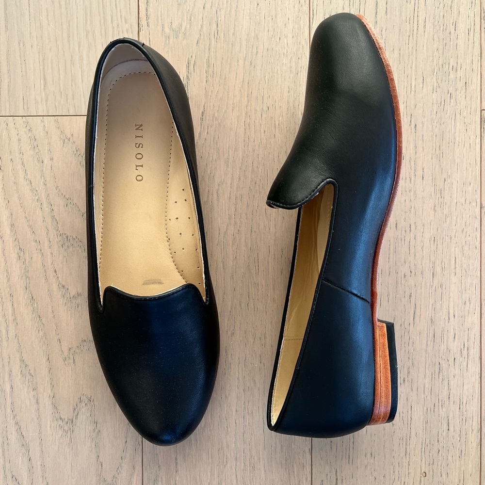 BRAND NEW Black Women's Nisolo smoking shoe, size 8.5, never worn! NWT!